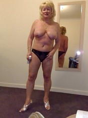 Amateur Mature Housewives & Milfs.100% Real Amateur Sex!  100% Real Amateurs Every Day!